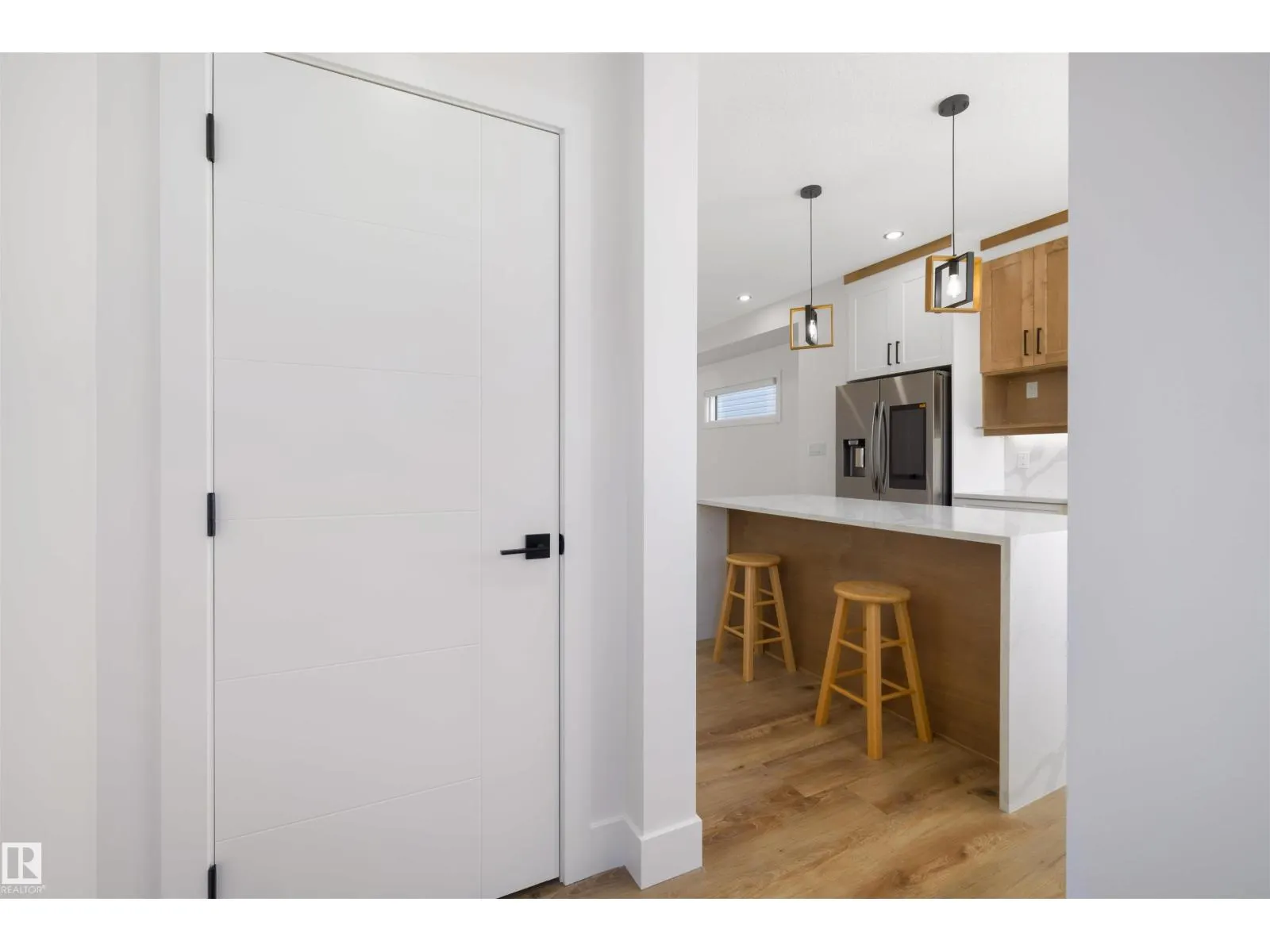 10711 52 ST NW