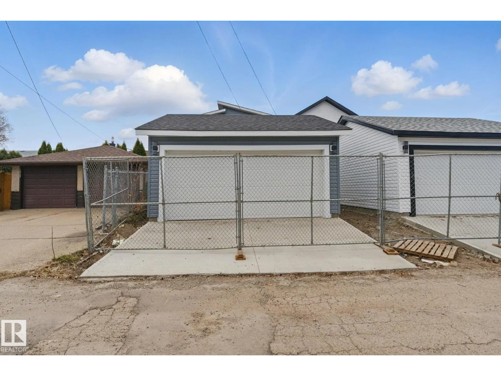 10711 52 ST NW