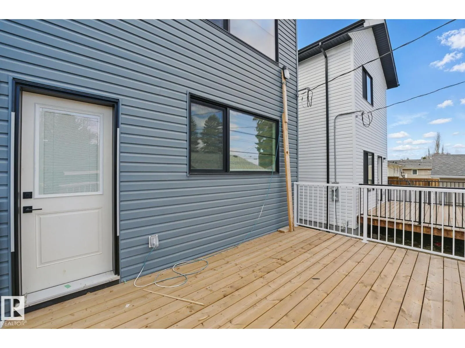 10711 52 ST NW