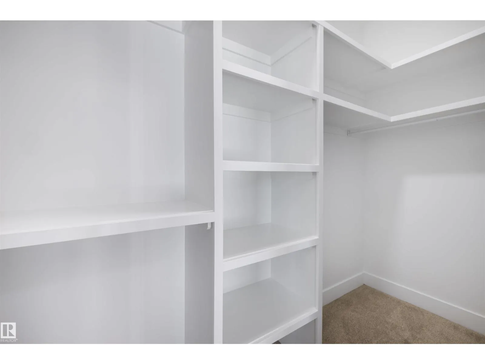 10711 52 ST NW