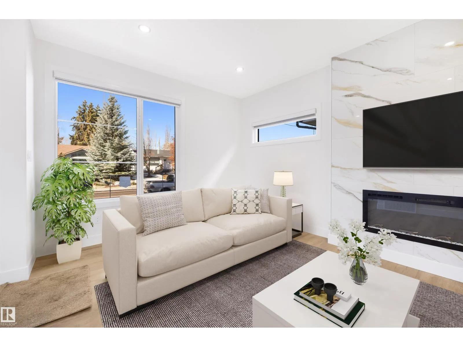 10711 52 ST NW