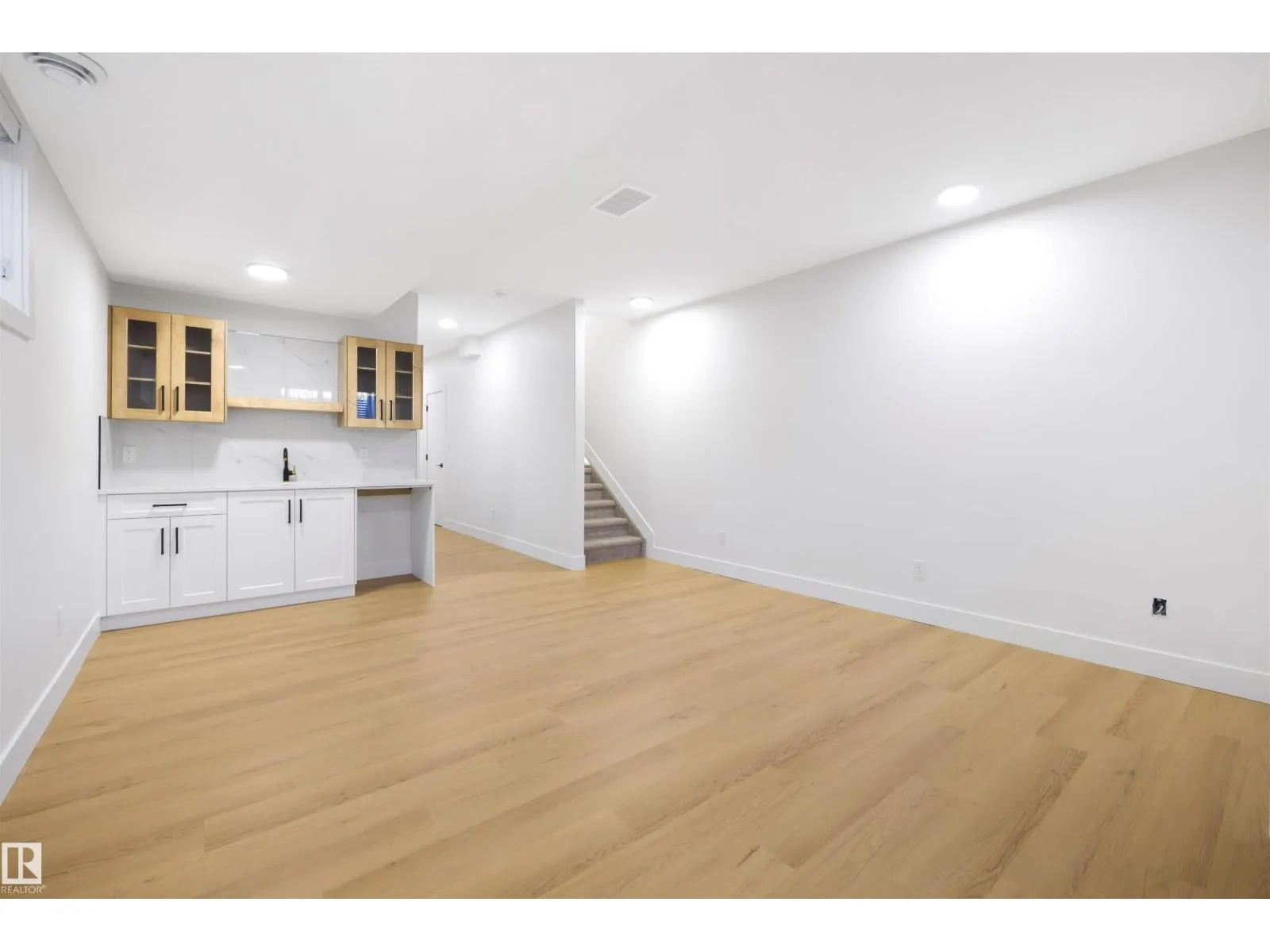 10711 52 ST NW