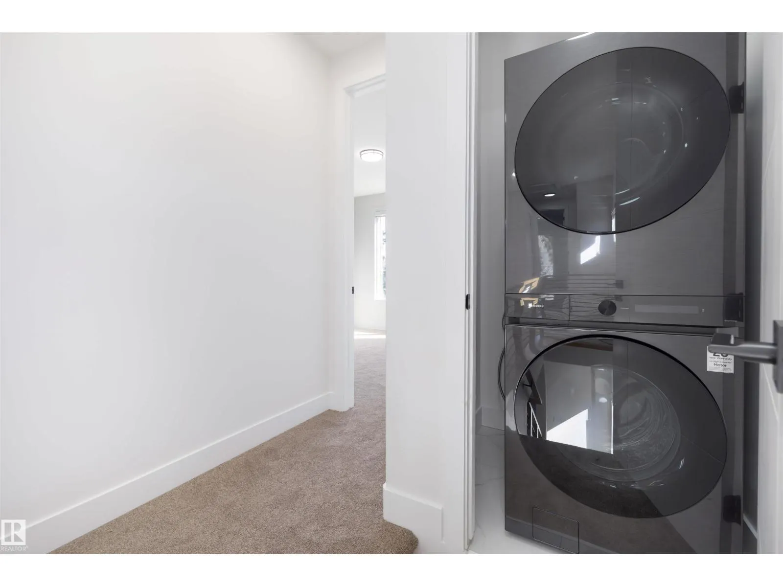 10711 52 ST NW