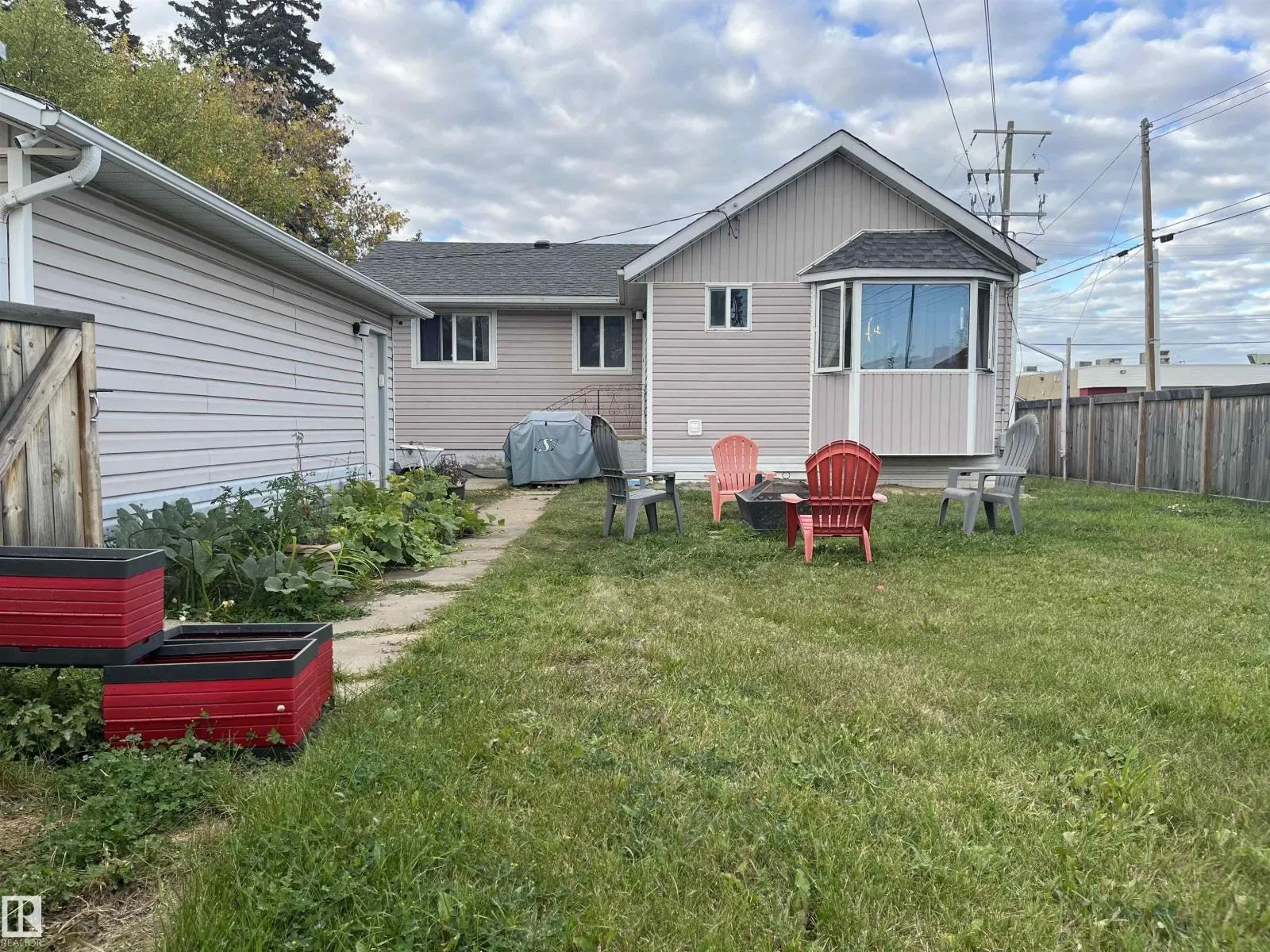 10227 102 ST