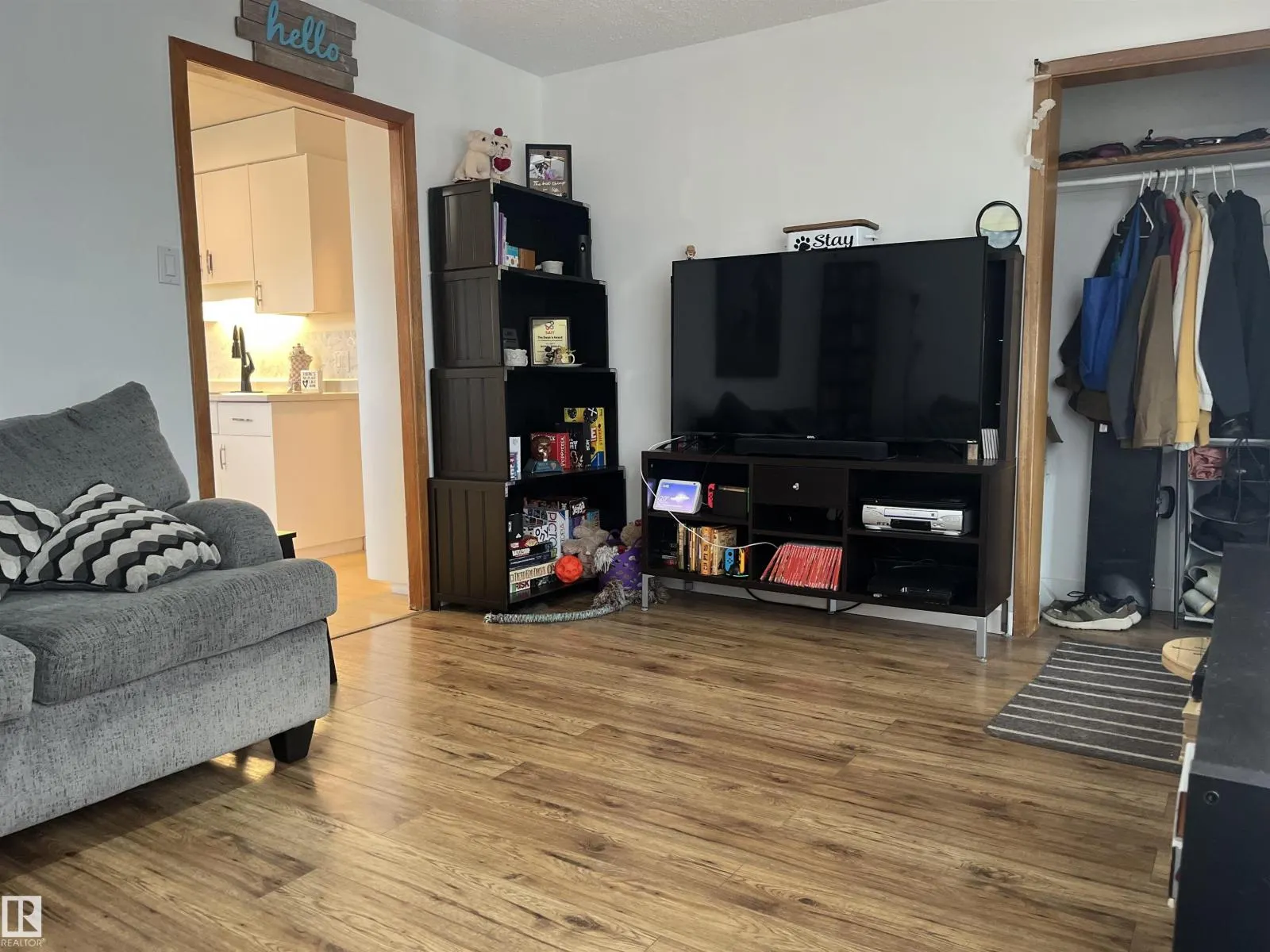 10227 102 ST