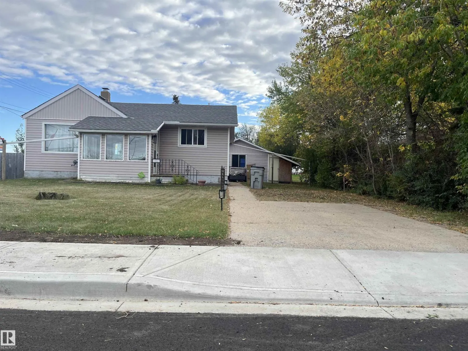 10227 102 ST