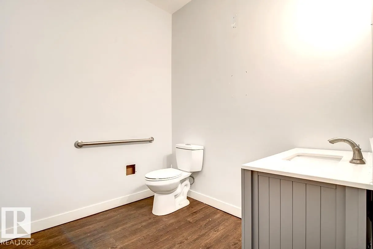 10541 81 AV NW