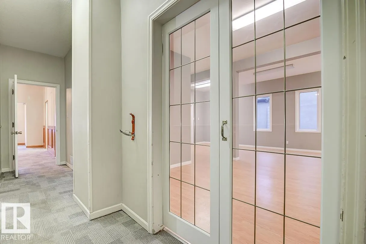 10541 81 AV NW