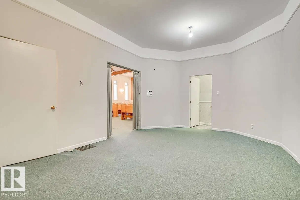 10541 81 AV NW