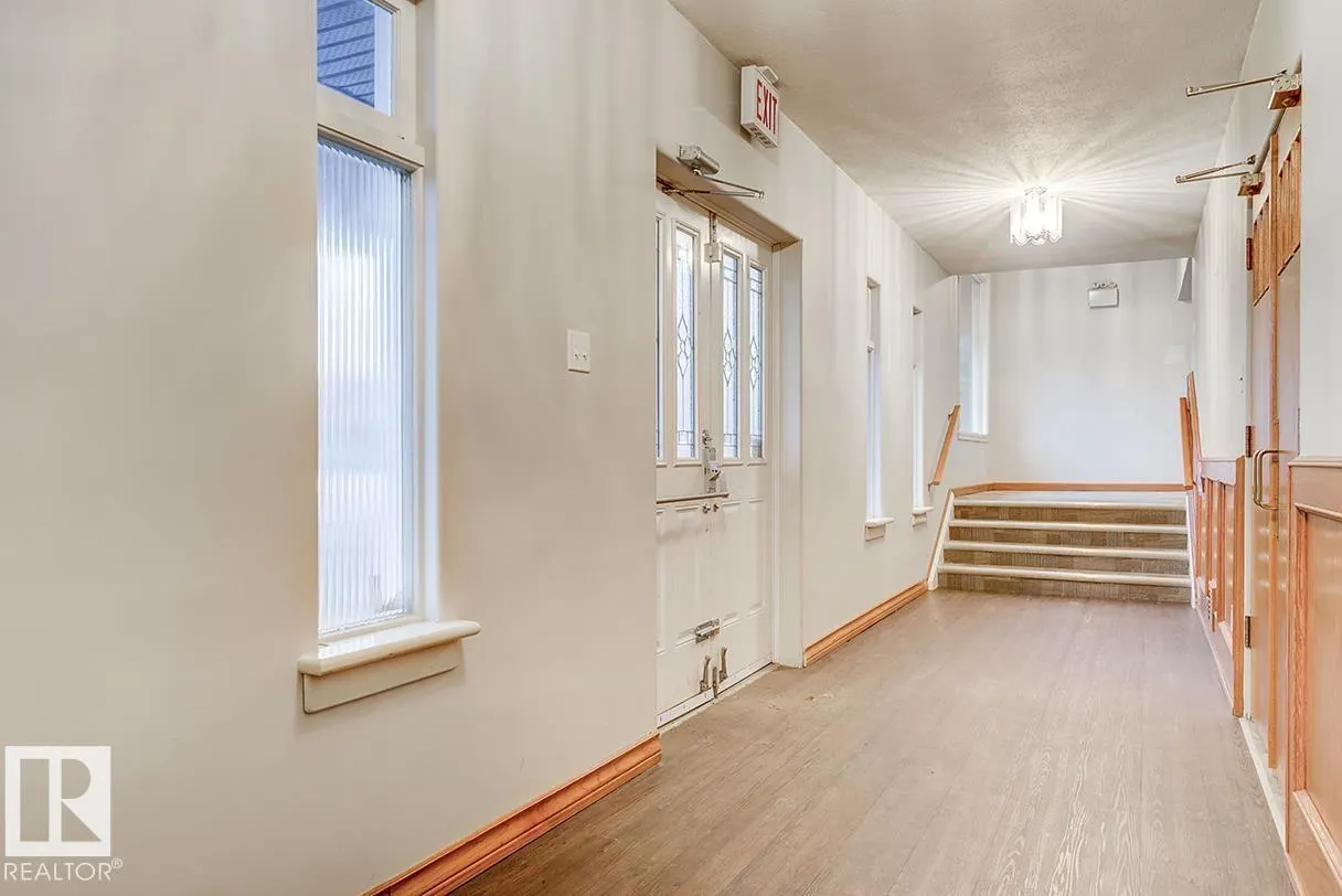 10541 81 AV NW
