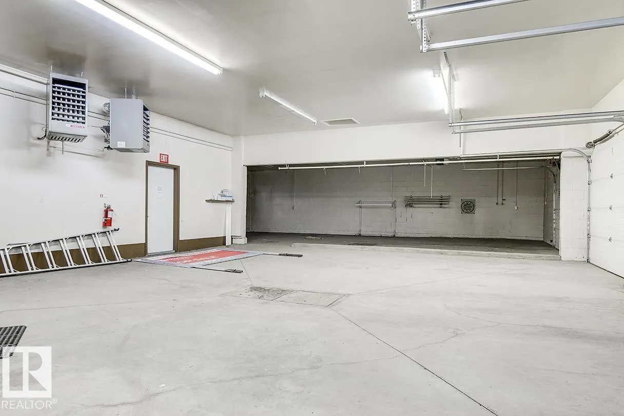 10541 81 AV NW