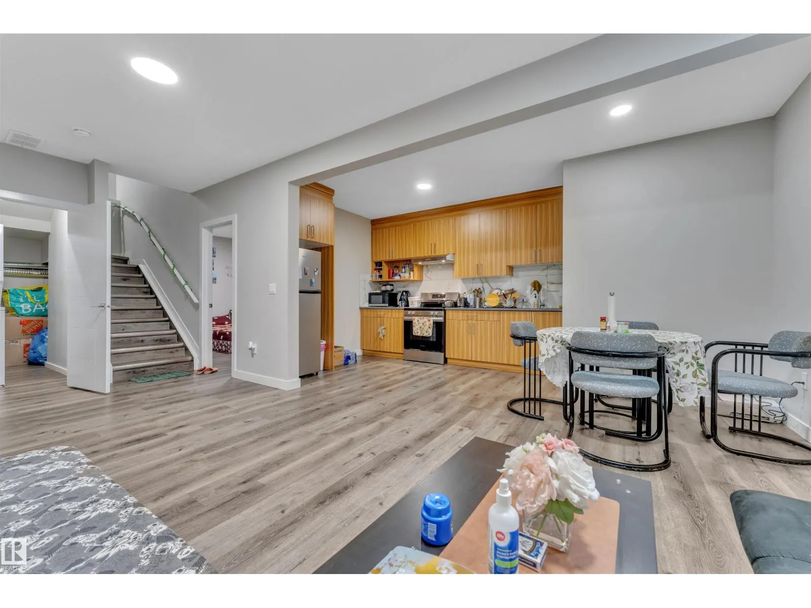 1809 18A Avenue NW