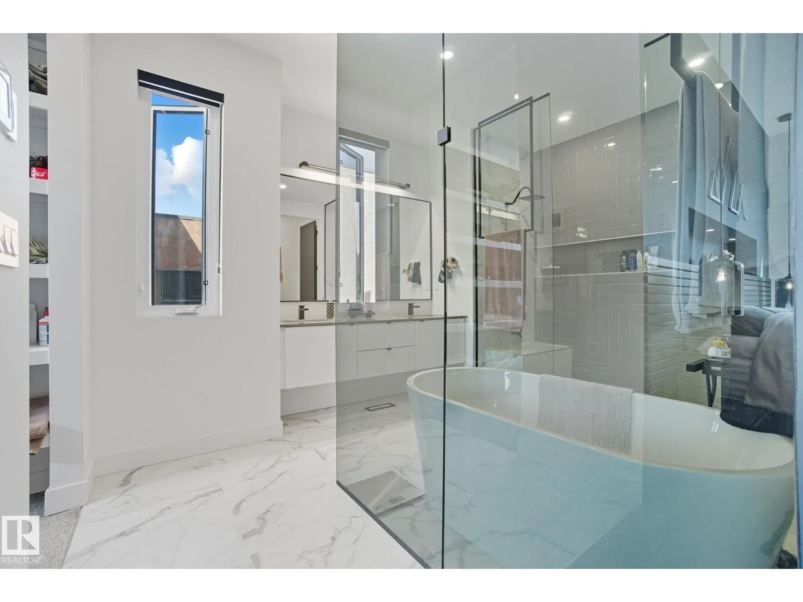 10140 90 ST NW