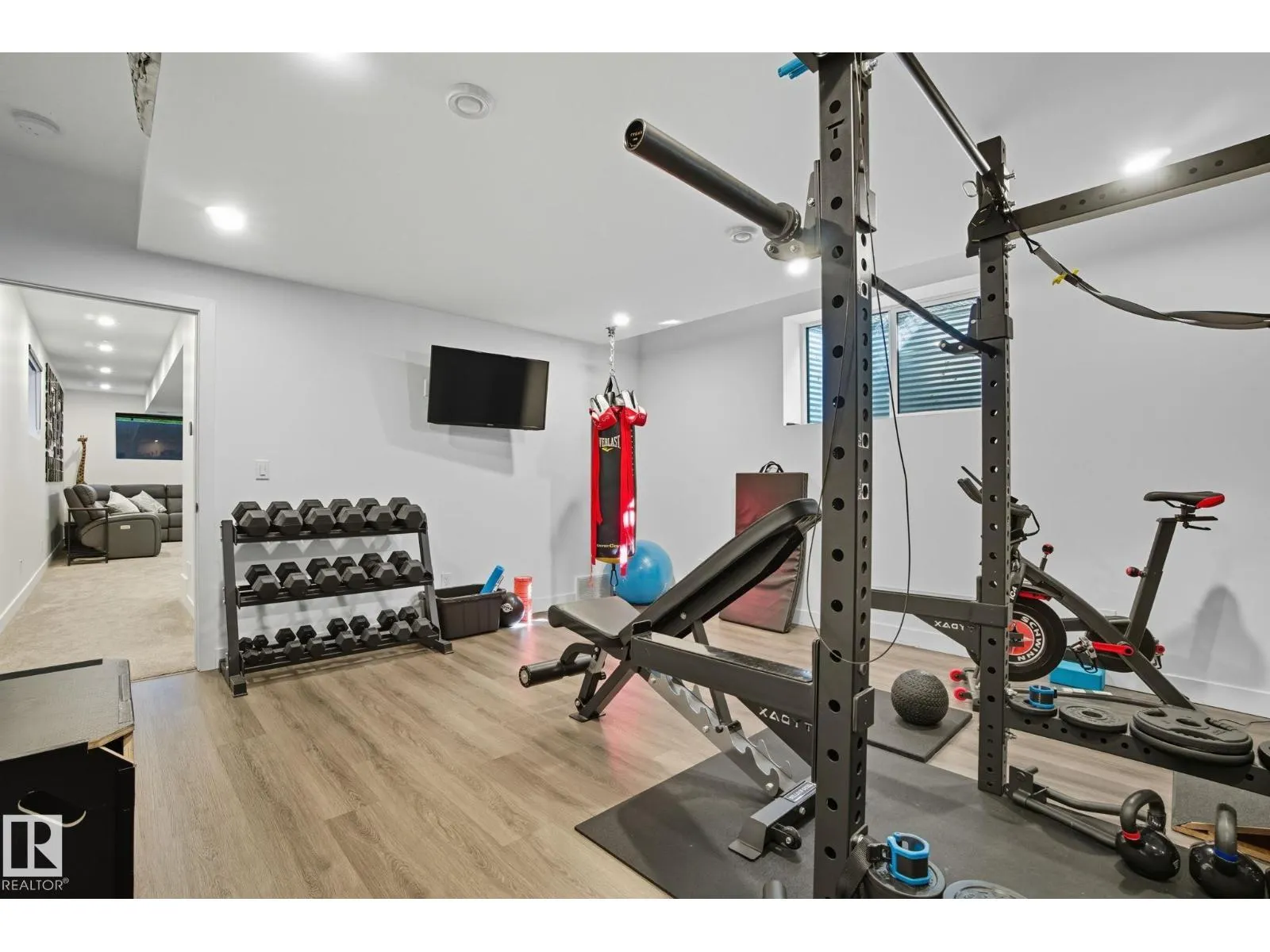 10140 90 ST NW