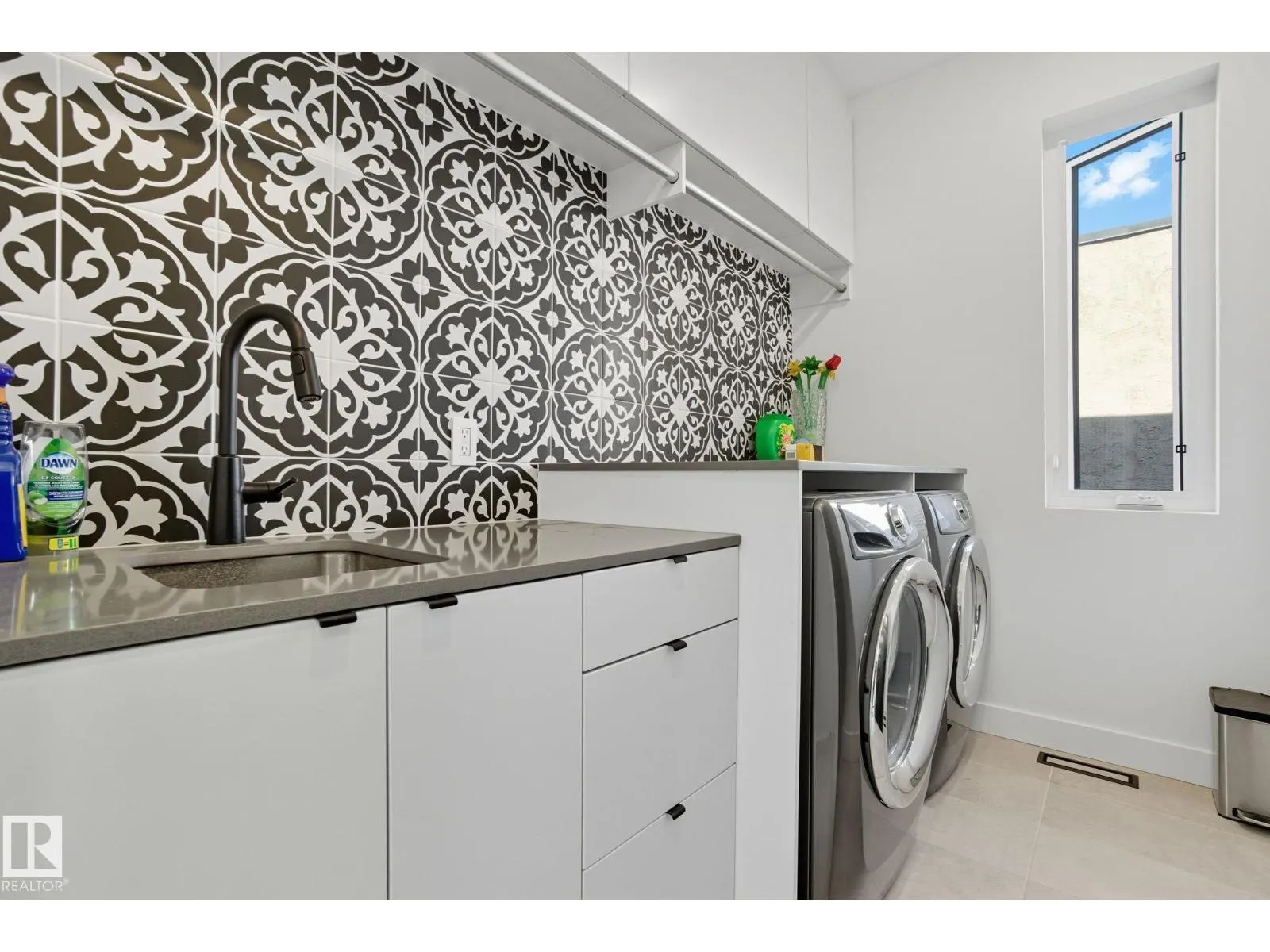 10140 90 ST NW