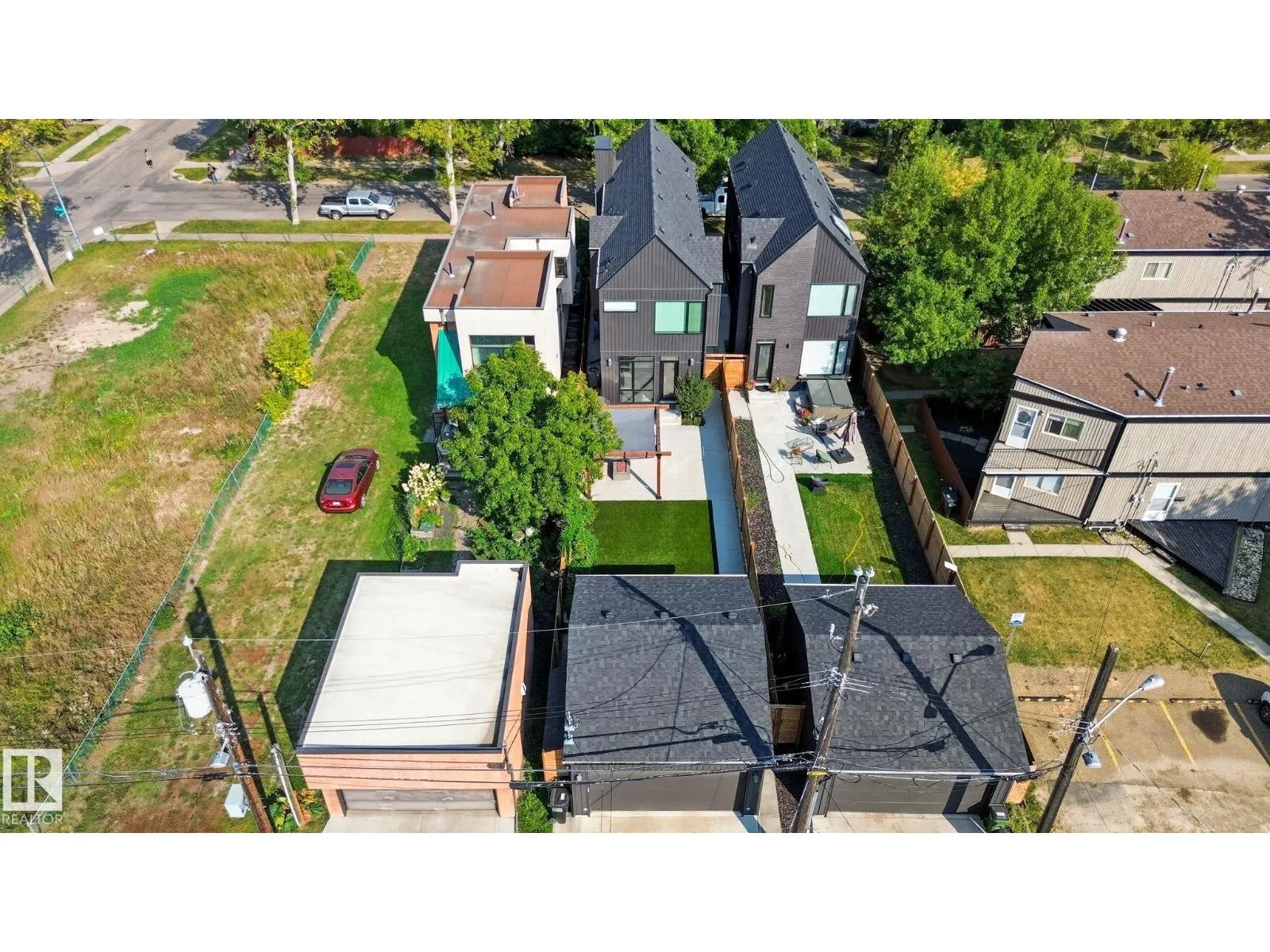 10140 90 ST NW