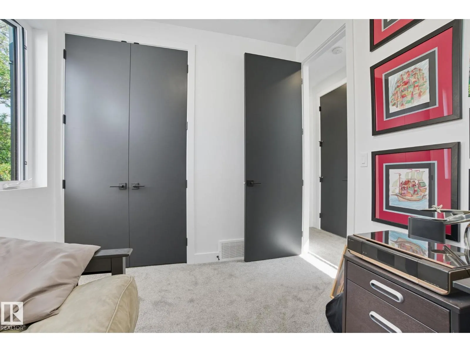 10140 90 ST NW