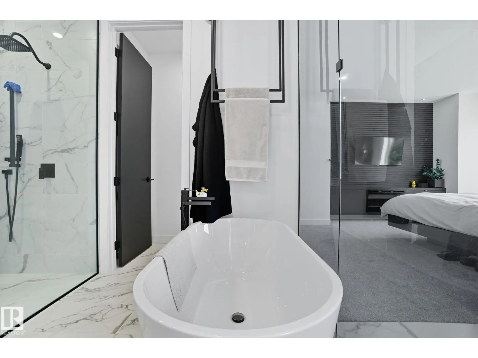 10140 90 ST NW