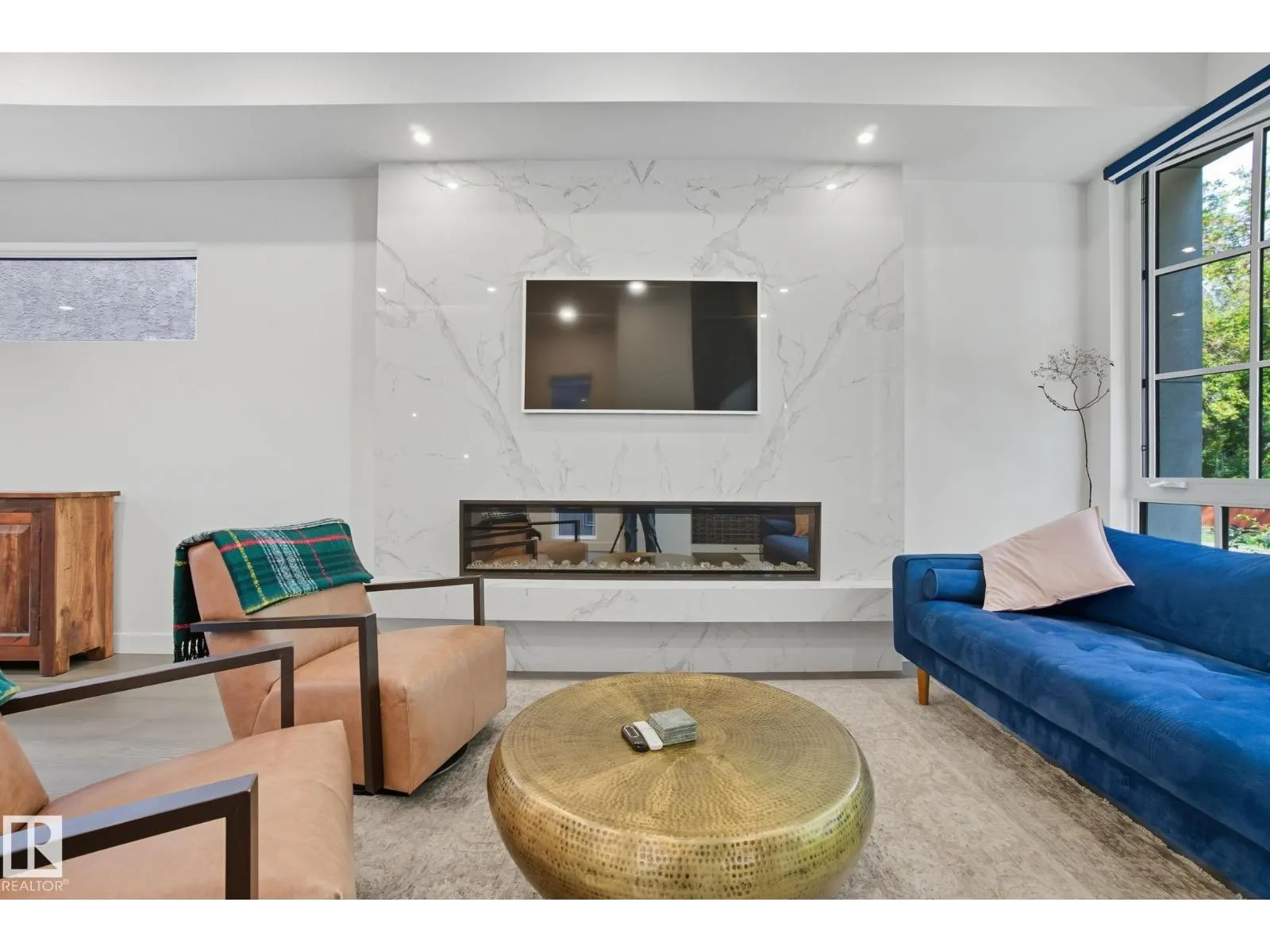 10140 90 ST NW