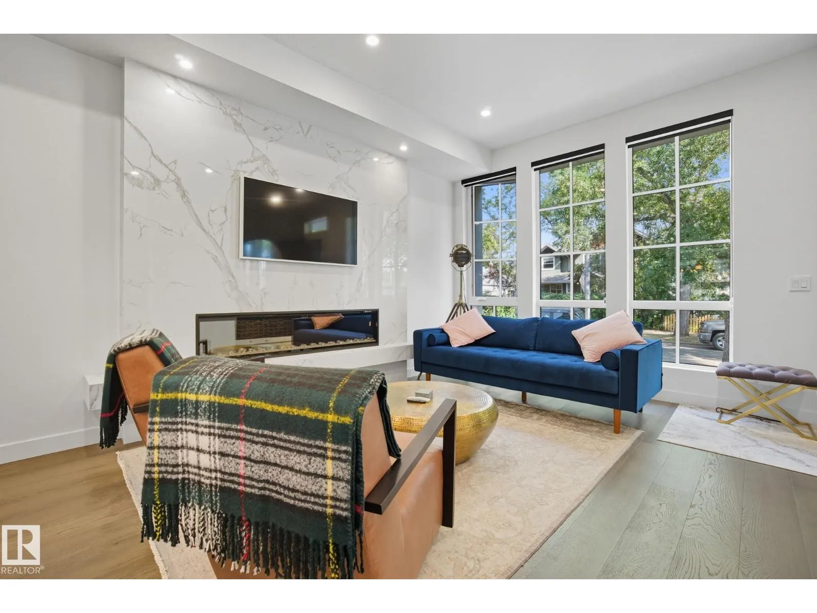 10140 90 ST NW