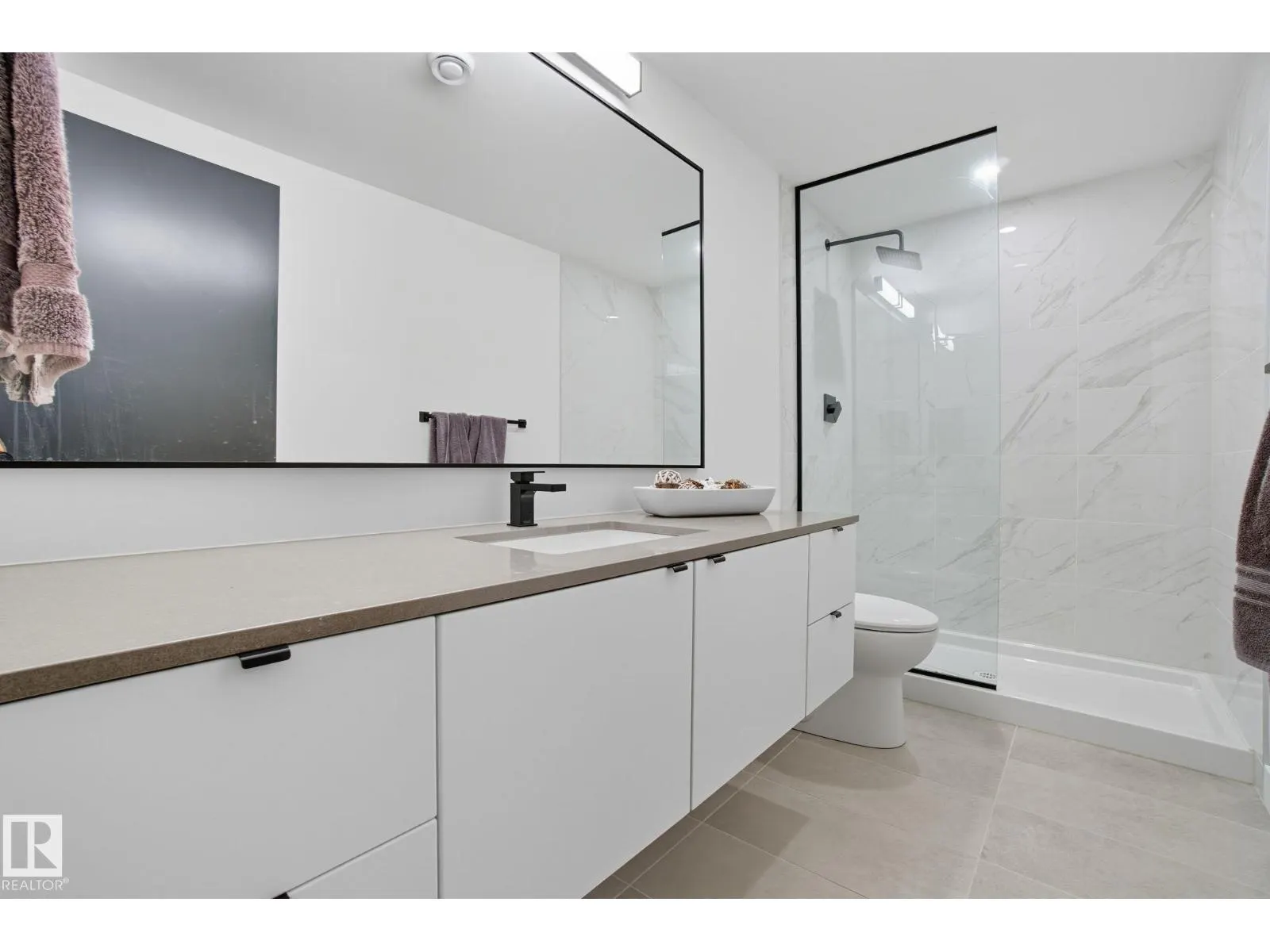 10140 90 ST NW