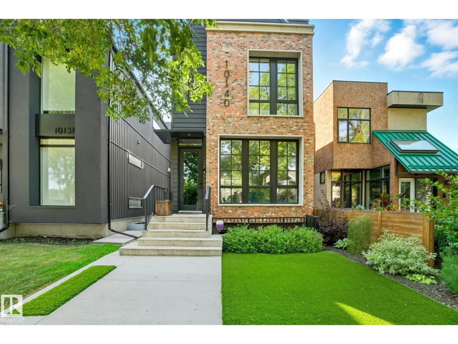 10140 90 ST NW
