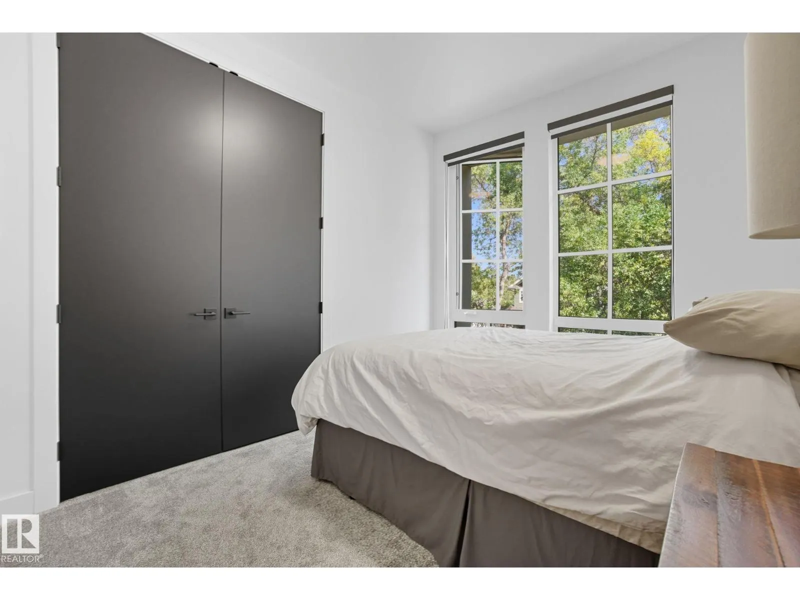 10140 90 ST NW