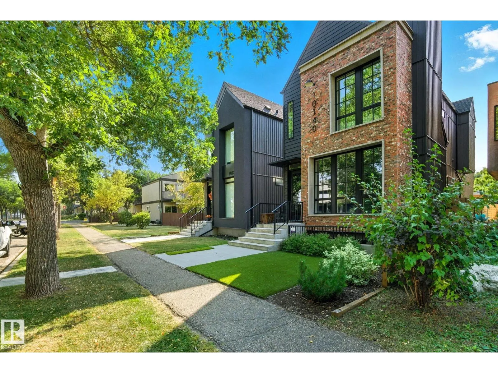 10140 90 ST NW