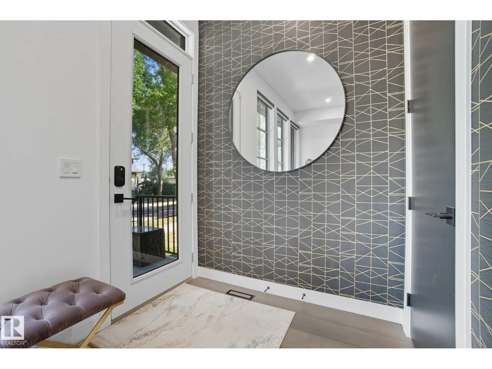10140 90 ST NW