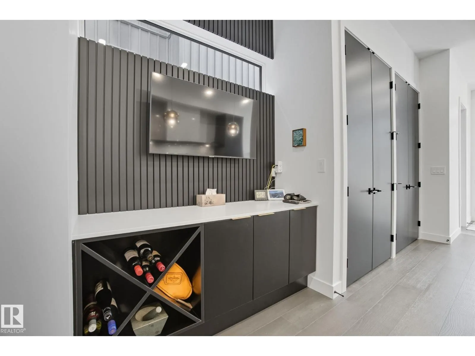 10140 90 ST NW