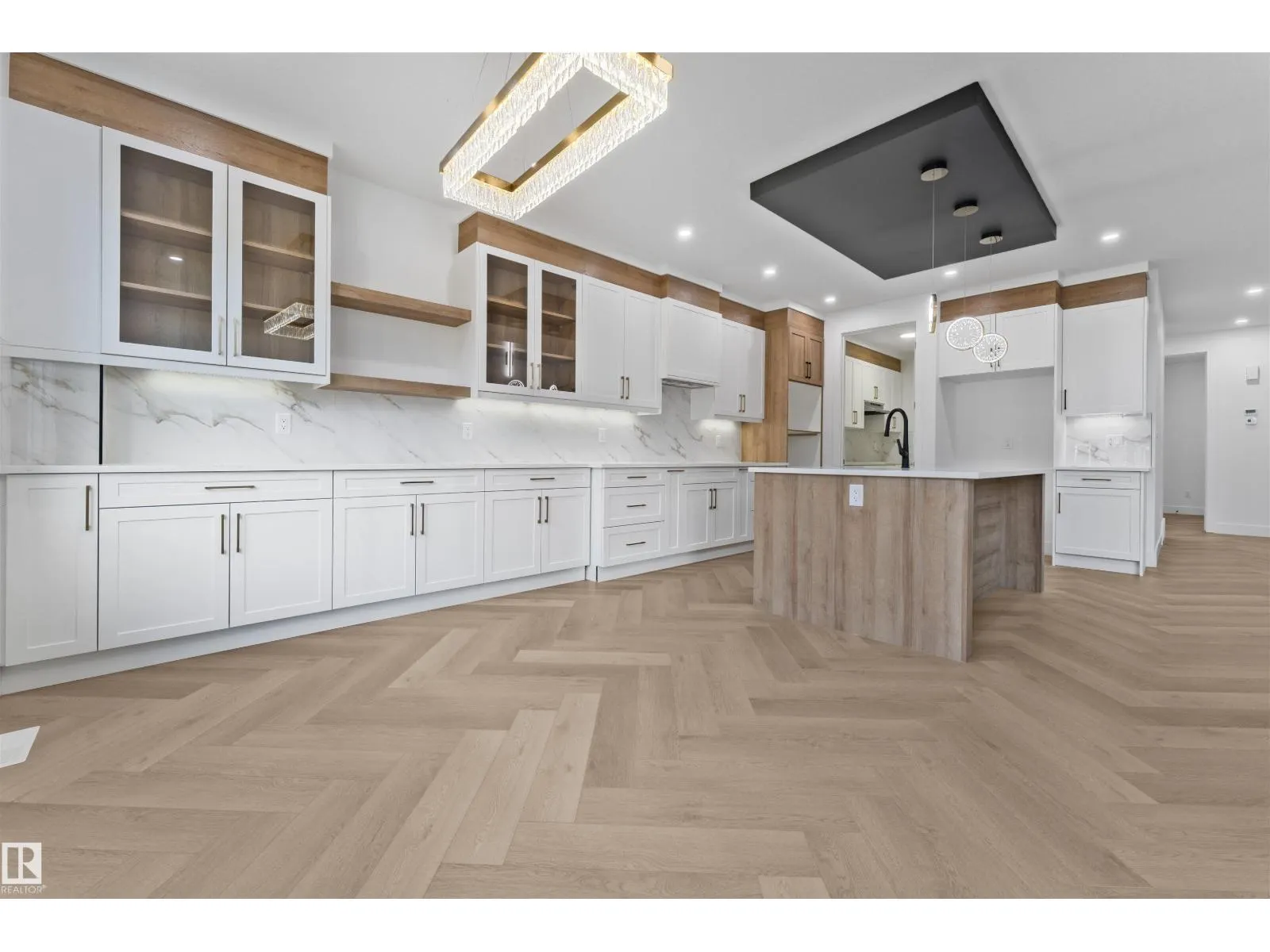 4305 36 ST
