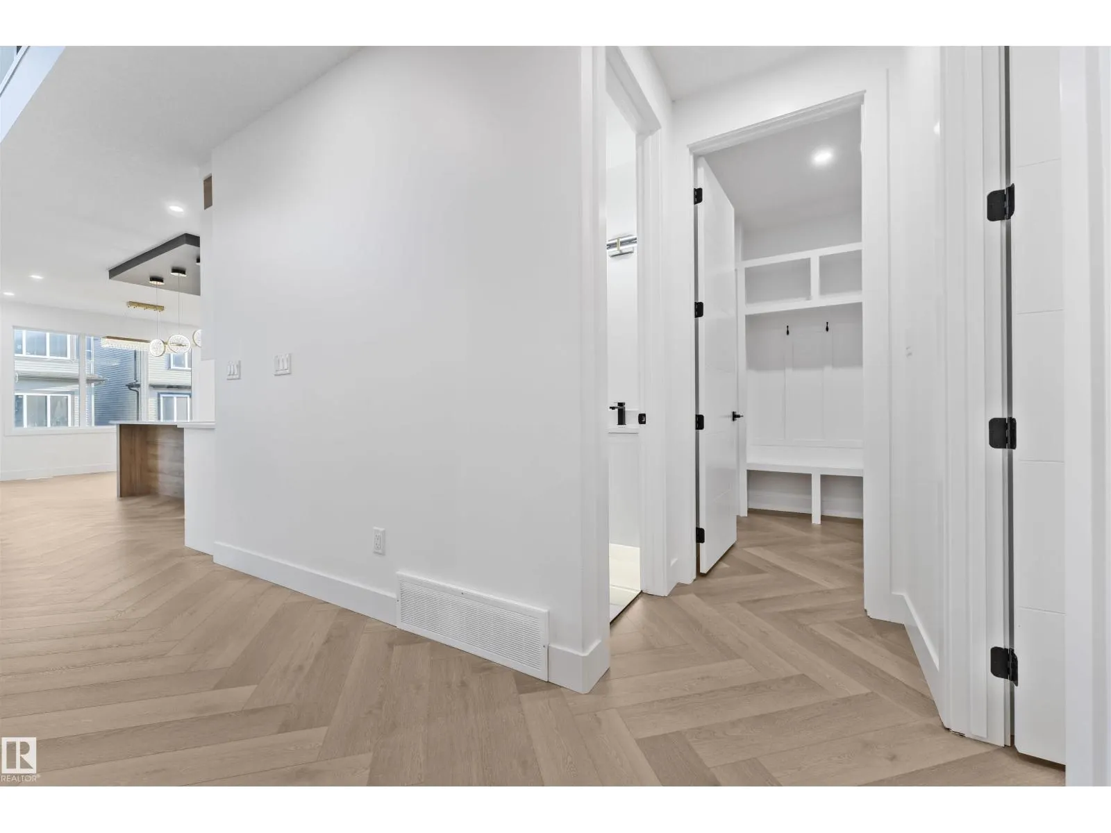 4305 36 ST