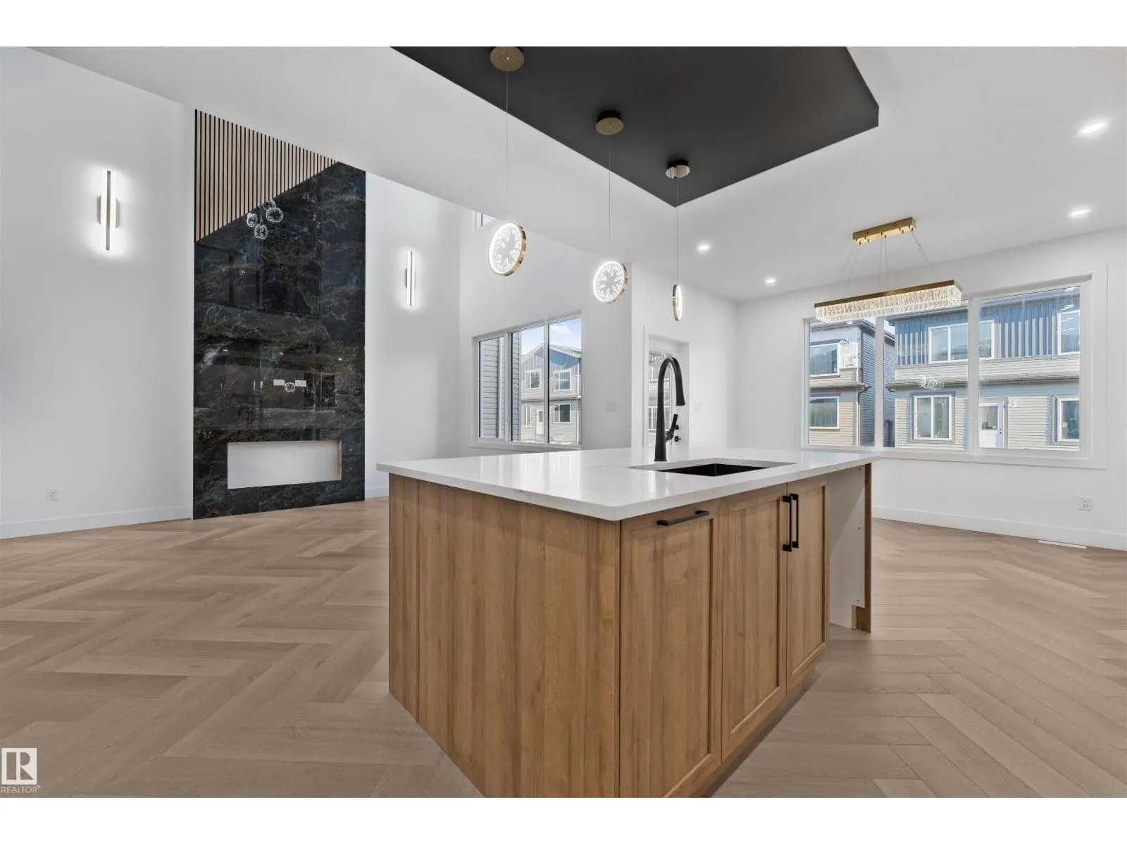 4305 36 ST