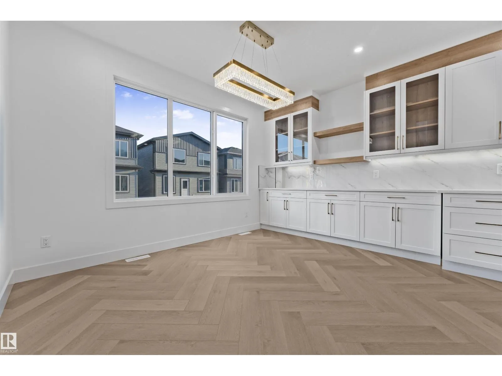 4305 36 ST