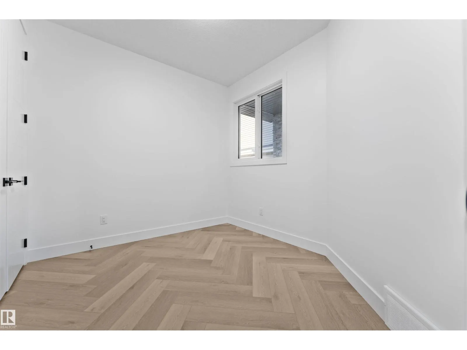 4305 36 ST