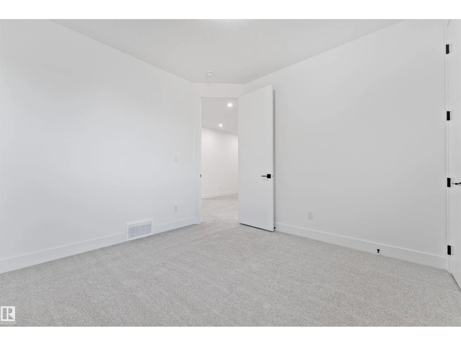 4305 36 ST