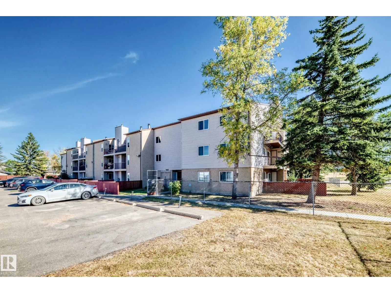 #305 14004 26 ST NW