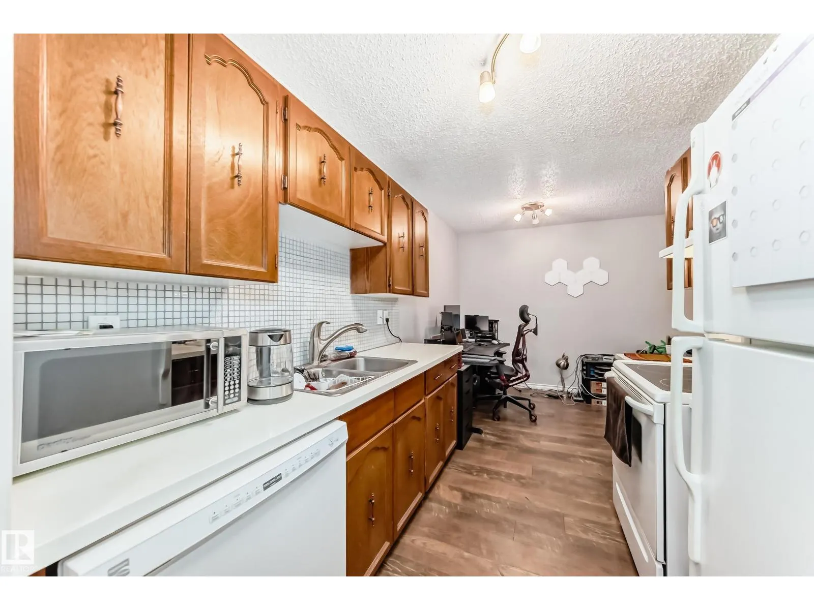 #305 14004 26 ST NW