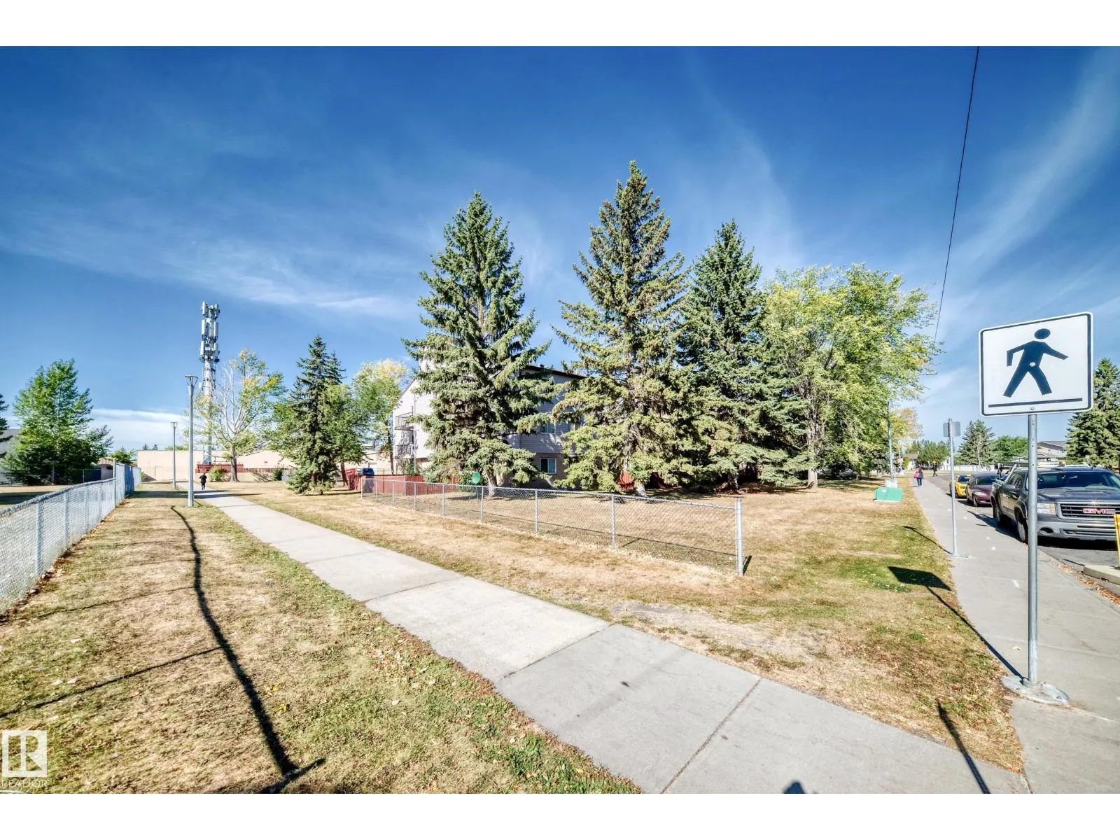 #305 14004 26 ST NW