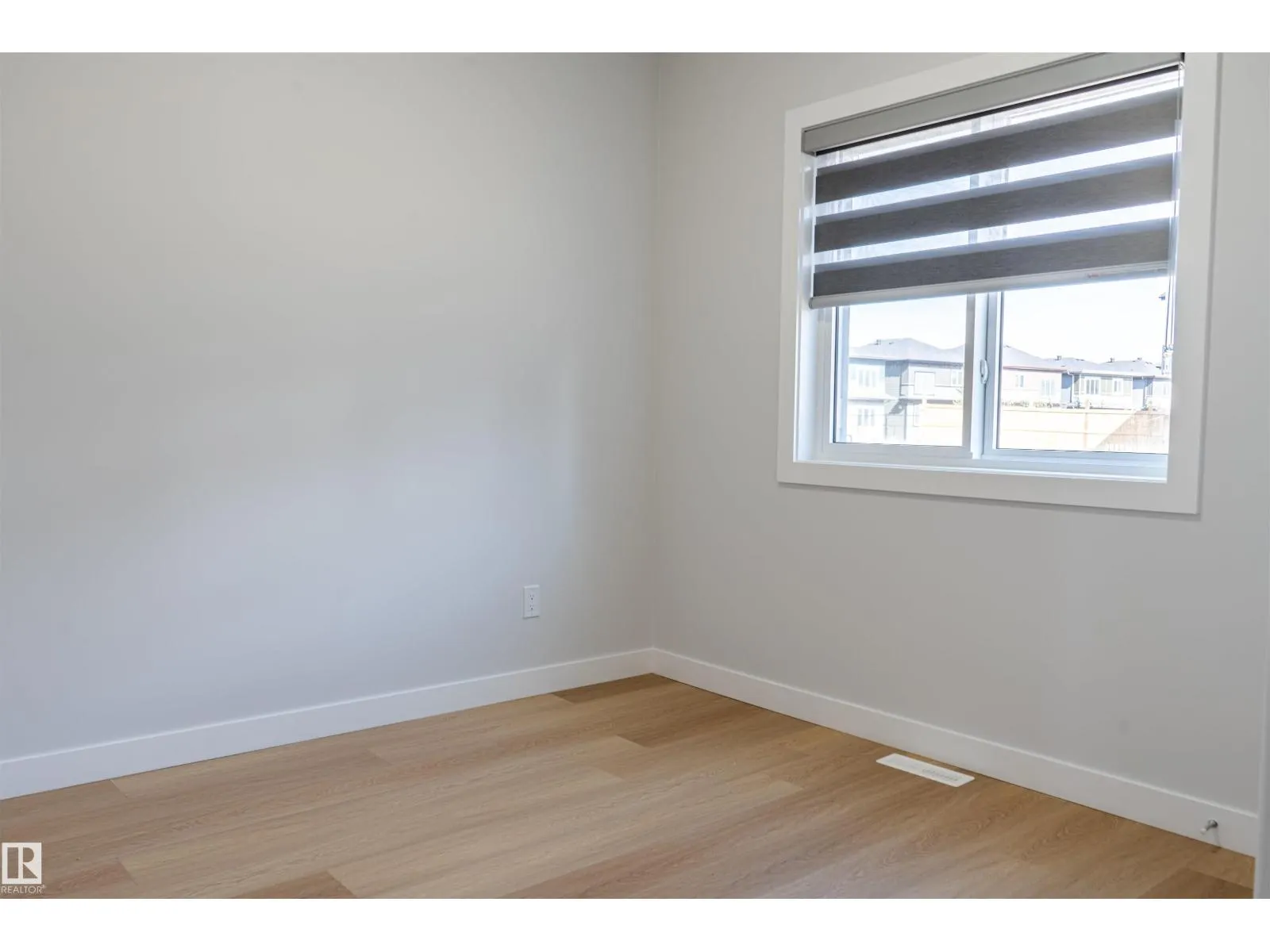 24 NORWYCK WAY