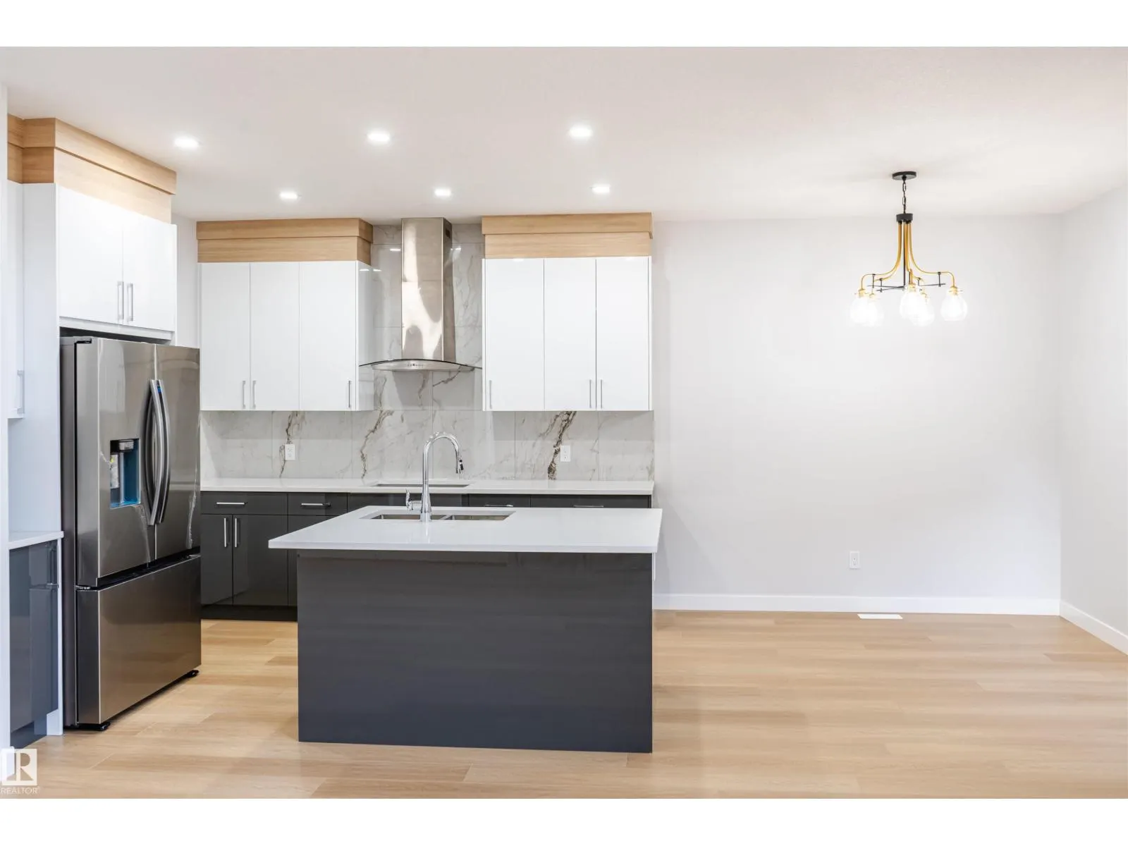 24 NORWYCK WAY