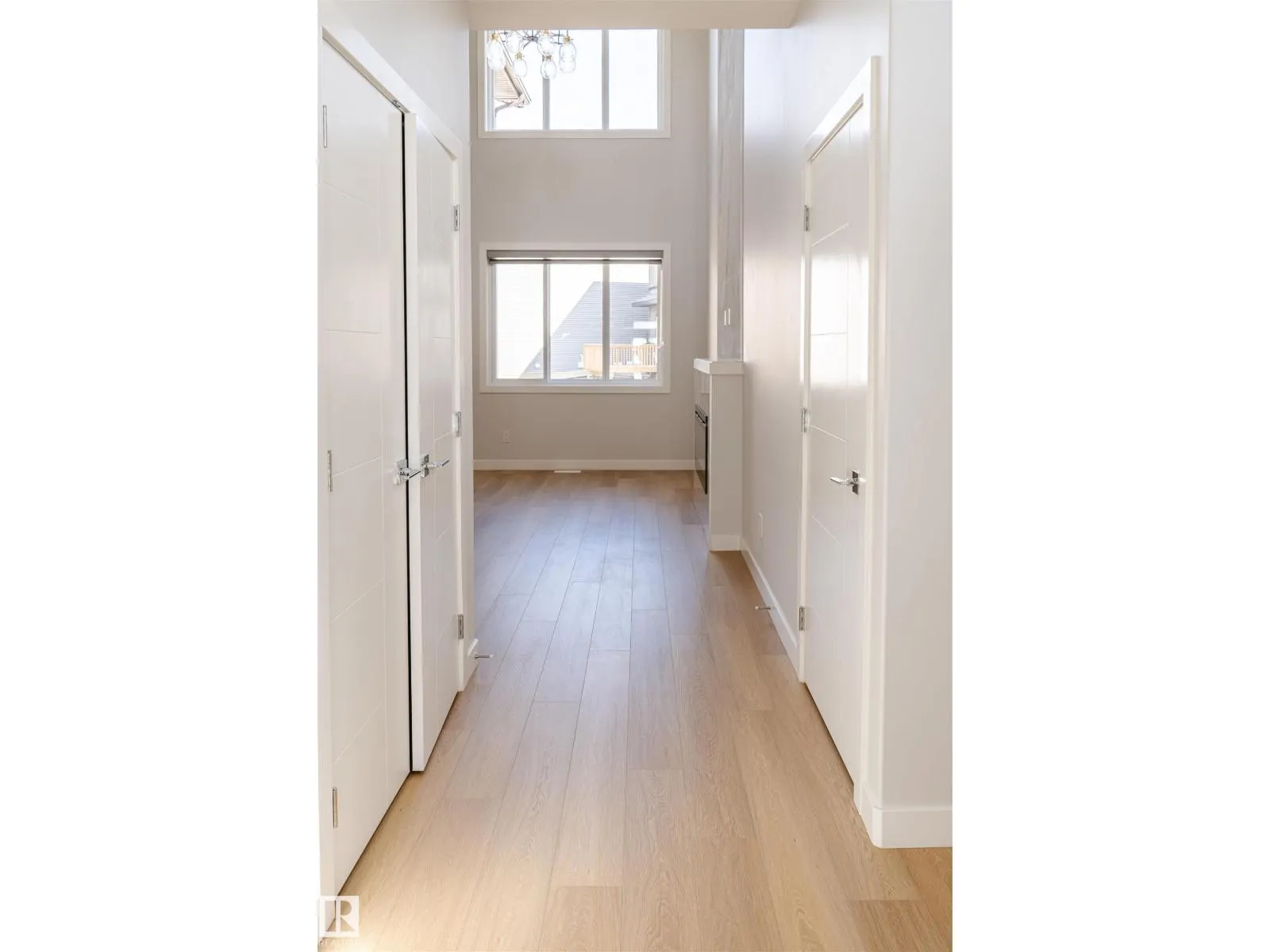 24 NORWYCK WAY