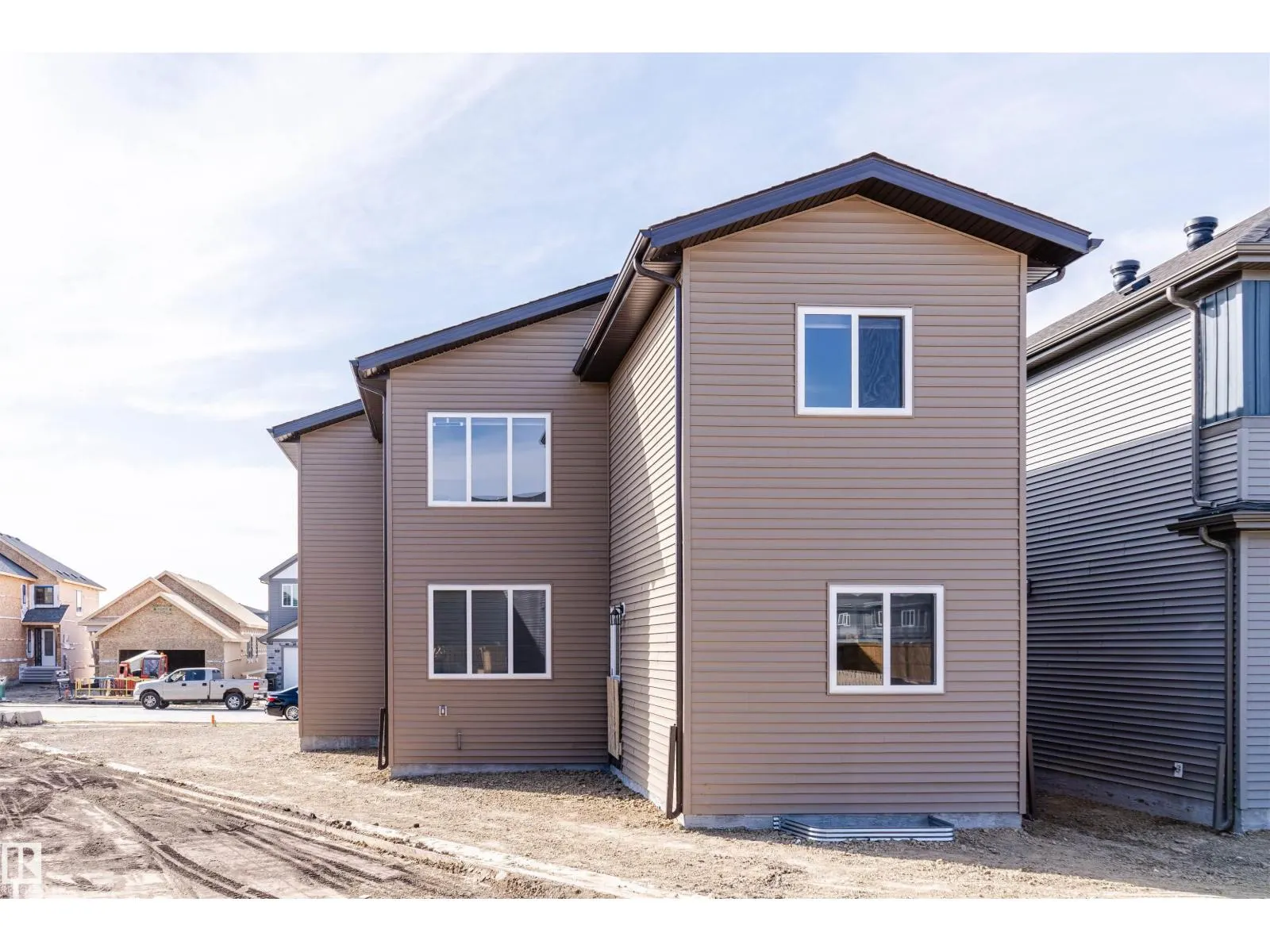 24 NORWYCK WAY