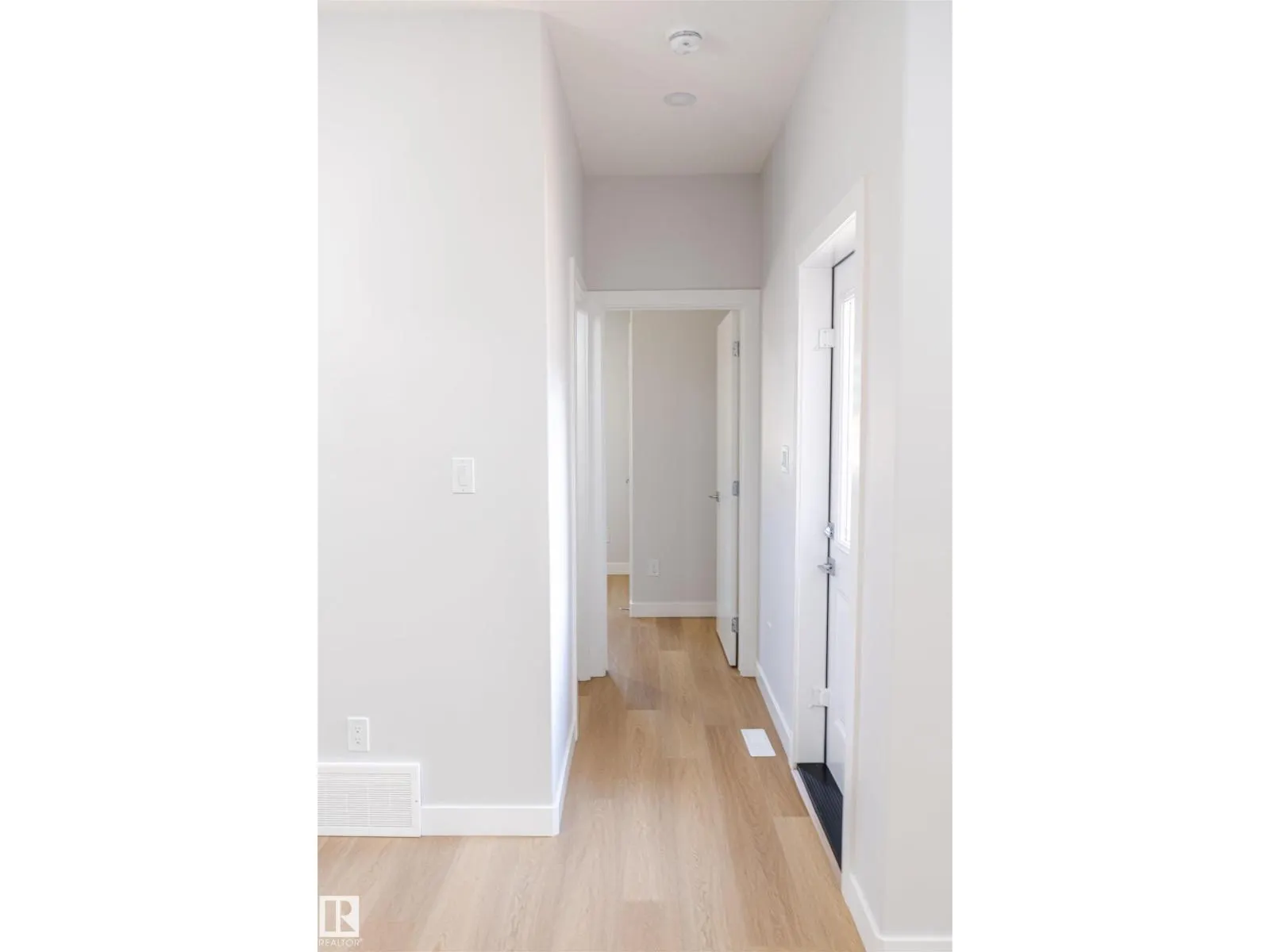 24 NORWYCK WAY