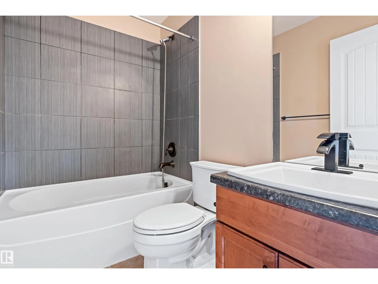 283 GRIESBACH RD NW