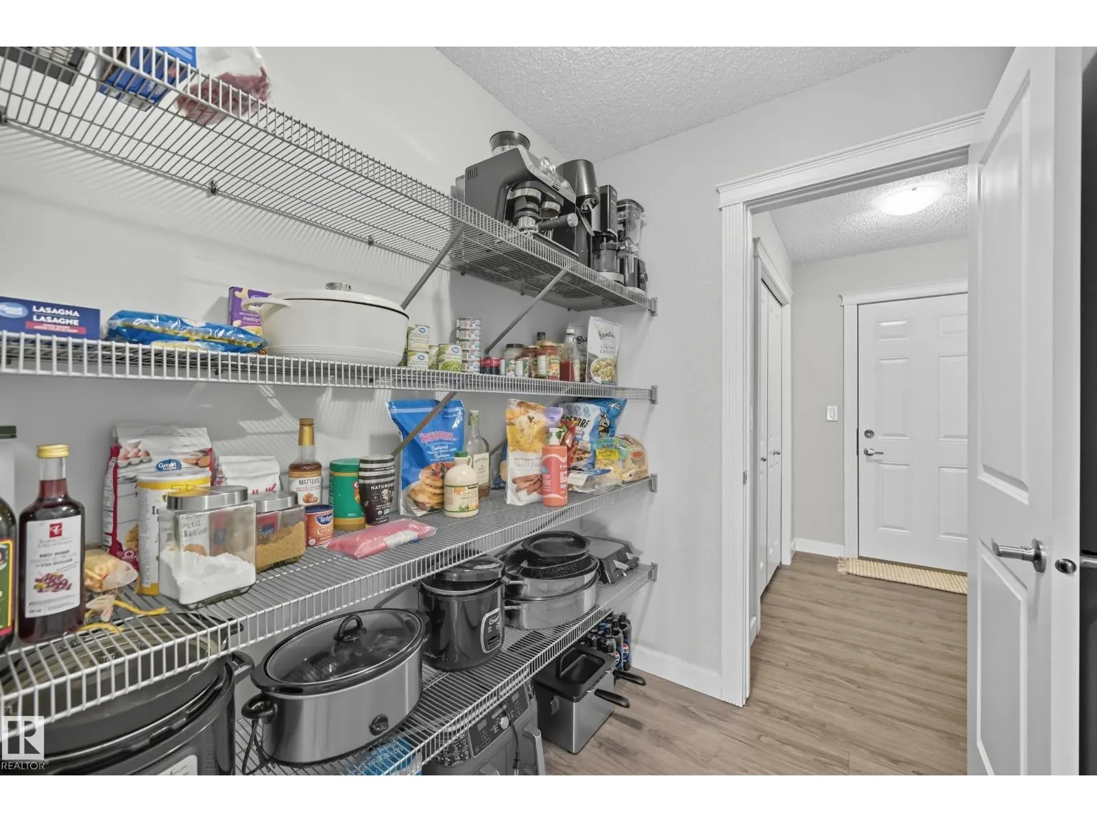 10615 98 ST