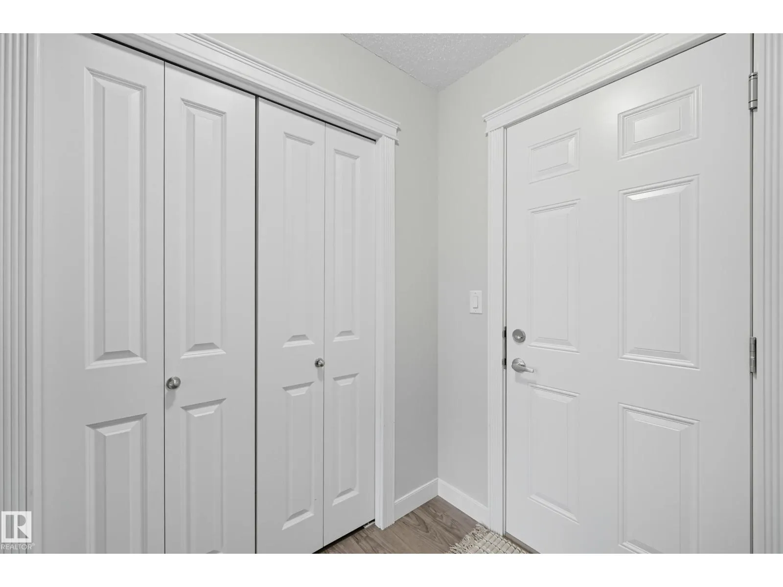 10615 98 ST