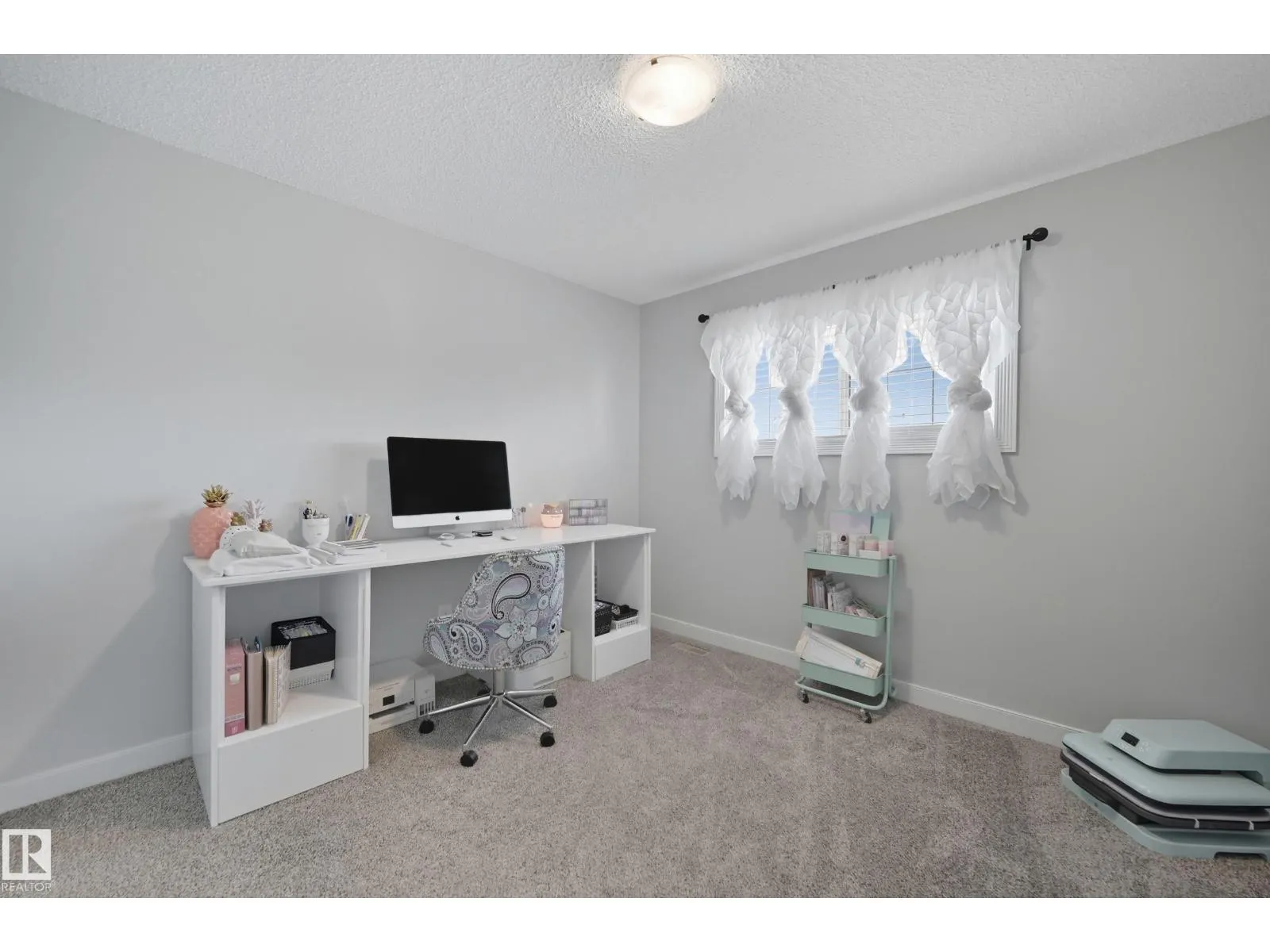 10615 98 ST