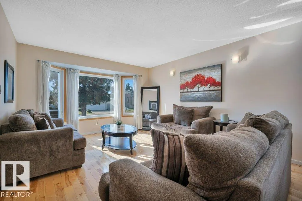 3536 19 AV NW