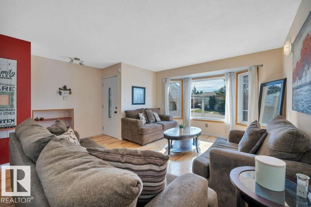 3536 19 AV NW
